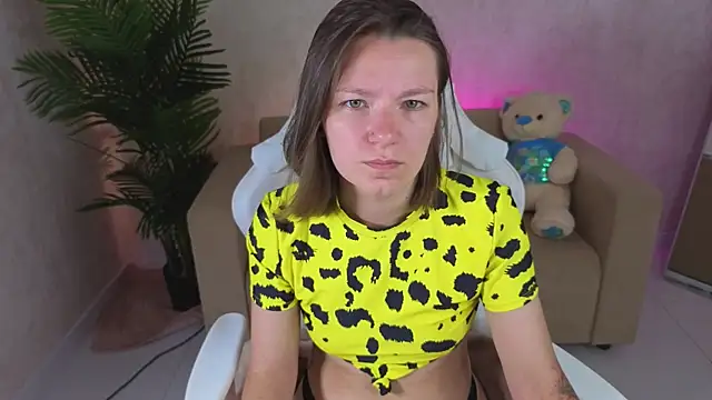 kira hatti online show from 07/04/26, 07:47