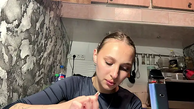 AlidaReff online show from 05/29/26, 06:50