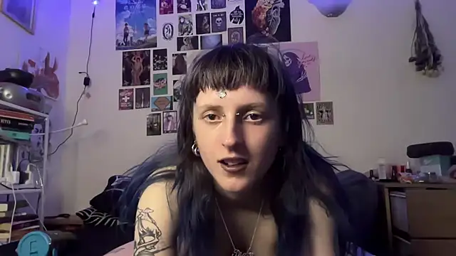 Snapshot of batzy666 chatting on 06/06/26, 02:55 batzy666 online show from 06/06/26, 02:55