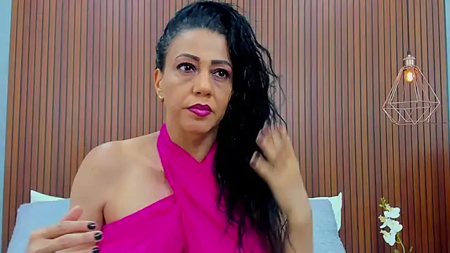 Velvet Luxx online show from 06/15/26, 07:38