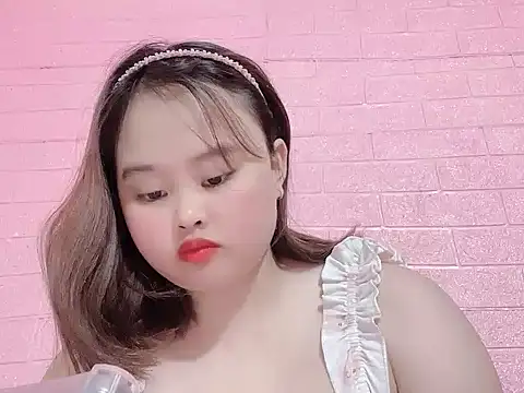 Snapshot of Nhungnhung679 chatting on 06/10/26, 03:55 Nhungnhung679 online show from 06/10/26, 03:55