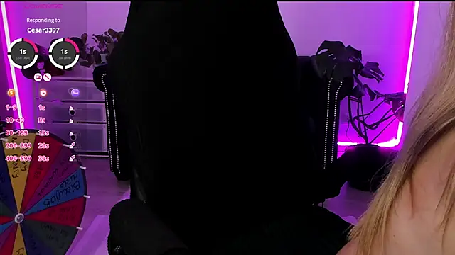 LindaWhite  online show from 12/06/24, 12:45