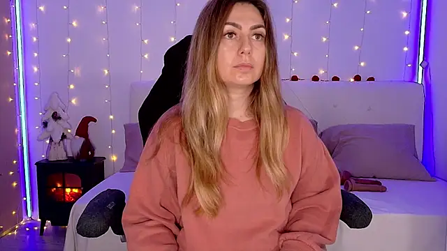 Snapshot of LindaWhite_ chatting on 12/15/25, 05:06 LindaWhite online show from 12/15/25, 05:06