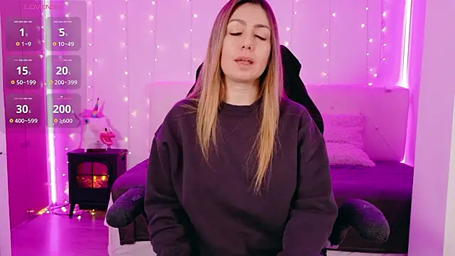 Snapshot of LindaWhite_ chatting on 02/15/26, 09:55 LindaWhite online show from 02/15/26, 09:55