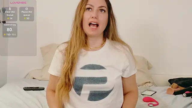 LindaWhite  online show from 07/16/26, 04:35