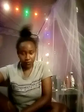 Snapshot of PrettyKemi chatting on 06/24/26, 06:23 PrettyKemi online show from 06/24/26, 06:23