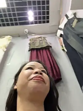 Snapshot of honghong_mother chatting on 06/25/26, 05:12 honghong mother online show from 06/25/26, 05:12