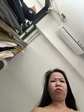 Snapshot of honghong_mother chatting on 06/29/26, 11:16 honghong mother online show from 06/29/26, 11:16