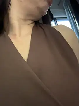 Snapshot of honghong_mother chatting on 07/06/26, 12:07 honghong mother online show from 07/06/26, 12:07
