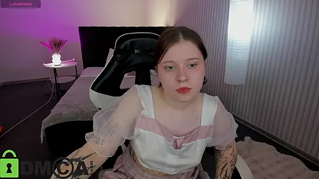 Snapshot of Kylie-Voss chatting on 07/16/26, 03:01 Kylie-Voss online show from 07/16/26, 03:01