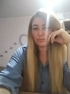 Snapshot of AngelWhite008 chatting on 06/19/26, 08:34 AngelWhite008 online show from 06/19/26, 08:34