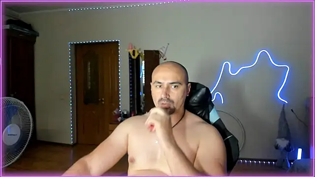 Snapshot of -SexyDaddy- chatting on 06/12/26, 03:00 -SexyDaddy- online show from 06/12/26, 03:00