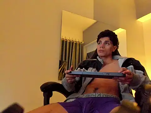Ithan Hott online show from 06/02/26, 04:47