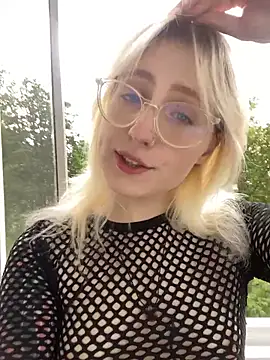 Snapshot of xp_blondie chatting on 06/18/26, 11:58 xp blondie online show from 06/18/26, 11:58