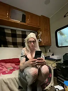 Snapshot of SexyHaileyxoxo chatting on 07/13/26, 04:43 SexyHaileyxoxo online show from 07/13/26, 04:43