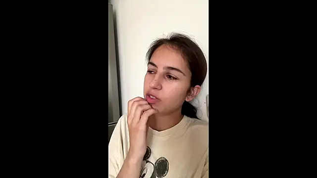 SindyKay online show from 06/16/26, 05:10