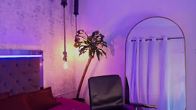 chloe bronze online show from 07/14/26, 02:05