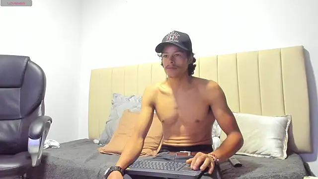 tommyhot7 online show from 07/22/26, 09:28