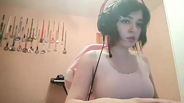 bunnyhoneylovehands online show from 06/23/26, 10:30