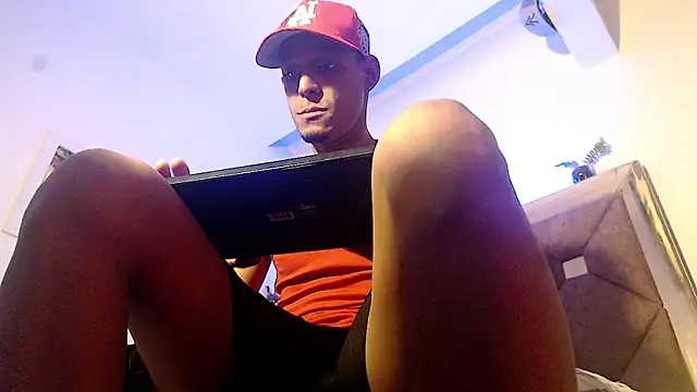 Snapshot of Brendt_Hotx chatting on 06/14/26, 04:36 Brendt Hotx online show from 06/14/26, 04:36