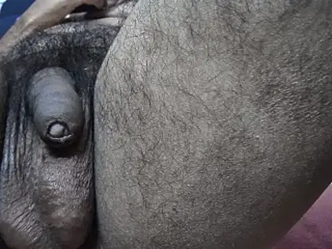 Snapshot of indiboy009 chatting on 03/05/25, 01:10 indiboy009 online show from 03/05/25, 01:10