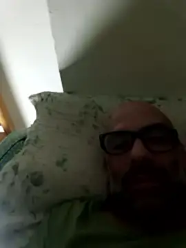 Snapshot of Italianman21 chatting on 06/18/26, 06:57 Italianman21 online show from 06/18/26, 06:57