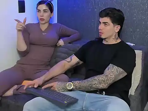 Snapshot of latin_couple04 chatting on 06/01/26, 03:08 latin couple04 online show from 06/01/26, 03:08