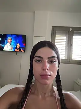 Snapshot of miaabelluccii chatting on 07/18/26, 04:33 miaabelluccii online show from 07/18/26, 04:33