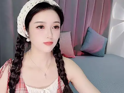 Momo-Wow online show from 06/04/26, 06:19