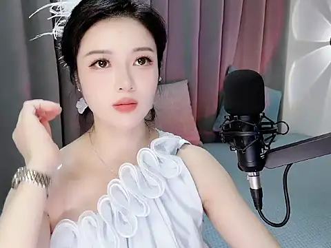 Momo-Wow online show from 06/05/26, 04:52