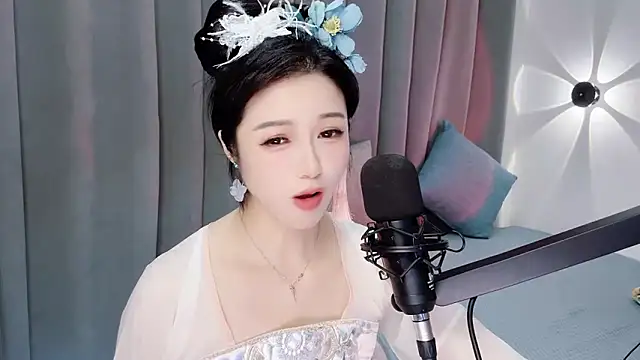 Momo-Wow online show from 06/15/26, 06:37