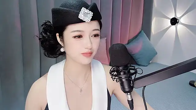 Momo-Wow online show from 07/07/26, 07:23