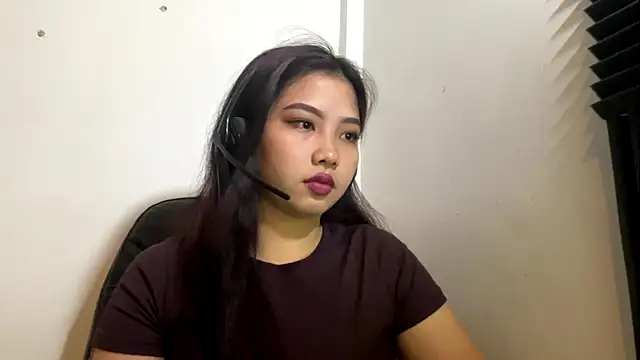LupitaMenk online show from 06/04/26, 03:01