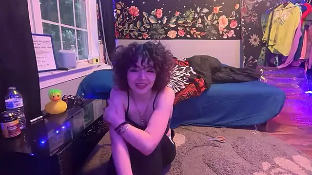 petitewhitebaee online show from 06/12/26, 12:42