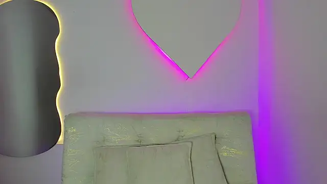 Snapshot of LindseyCarter chatting on 07/15/26, 01:49 LindseyCarter online show from 07/15/26, 01:49