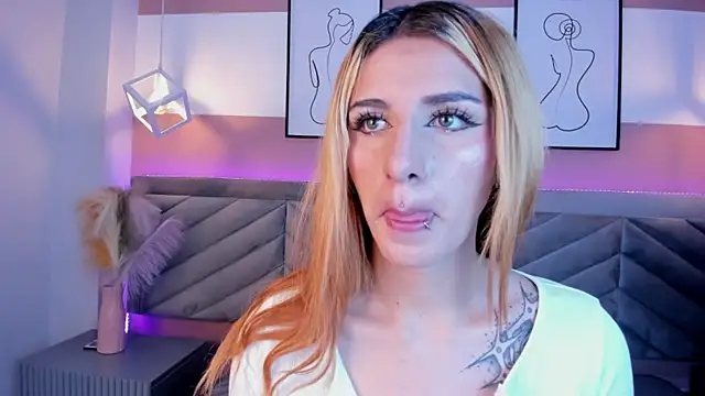 Snapshot of scarlet__rossi chatting on 07/10/26, 03:11 scarlet rossi online show from 07/10/26, 03:11