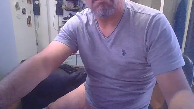 Snapshot of Secrethusband69 chatting on 07/02/26, 03:23 Secrethusband69 online show from 07/02/26, 03:23