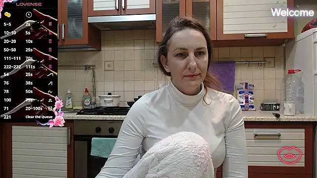 Yevgeshka-Milashka online show from 12/17/25, 04:02