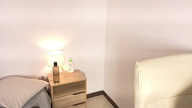 zoemoon1  online show from 07/16/26, 04:40