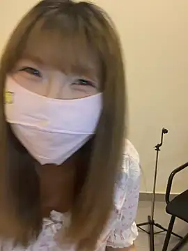 Snapshot of QIQI-QIQI-01 chatting on 07/14/26, 09:25 QIQI-QIQI-01 online show from 07/14/26, 09:25