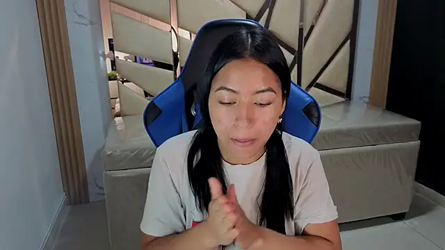 lia x a online show from 06/21/26, 12:30