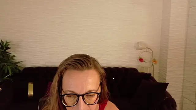 Snapshot of SiennaShinee chatting on 07/19/26, 07:39 SiennaShinee online show from 07/19/26, 07:39