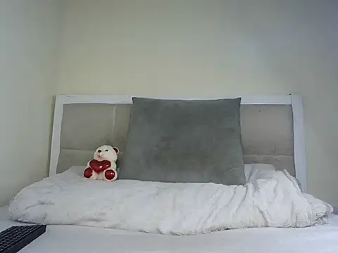 Snapshot of spicydele chatting on 07/18/26, 04:00 spicydele online show from 07/18/26, 04:00