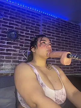 Snapshot of emma_bdsm_ chatting on 06/04/26, 05:02 emma bdsm online show from 06/04/26, 05:02