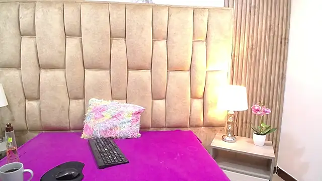 ClovyZenvy online show from 07/21/26, 11:01