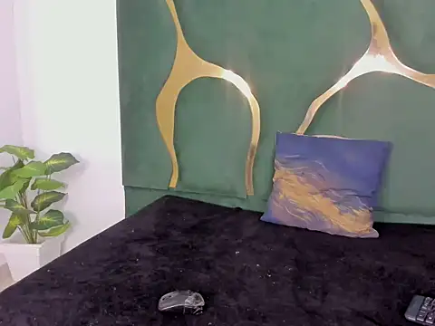 Mila petiteasm online show from 06/15/26, 12:51