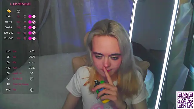 Snapshot of Oxcy_Secret chatting on 07/10/26, 09:06 Oxcy Secret online show from 07/10/26, 09:06