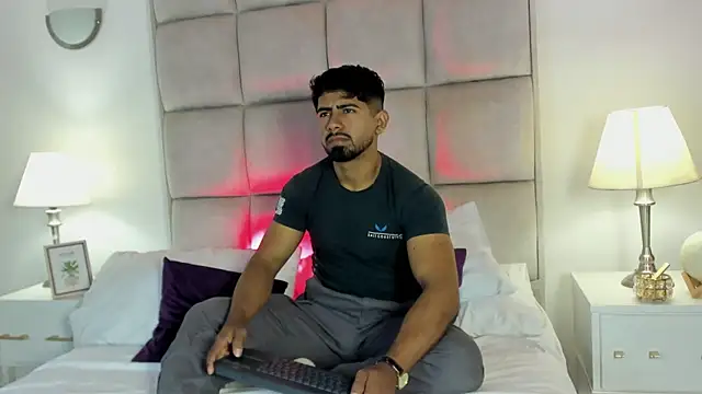 Teaserhoussejj  online show from 06/04/26, 11:49
