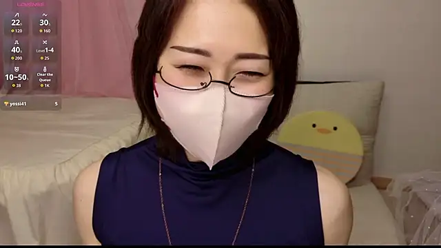 Momo hip online show from 07/08/26, 11:04