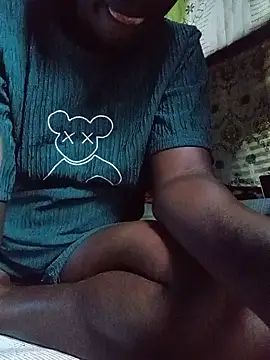 Snapshot of Lave002 chatting on 06/06/26, 03:17 Lave002 online show from 06/06/26, 03:17